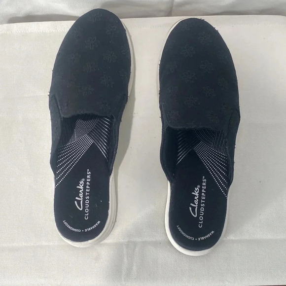 Clarks Cloudsteppers Canvas Slip-on Mules Breeze Shore Black Floral Size 7.5 - Picture 2 of 7